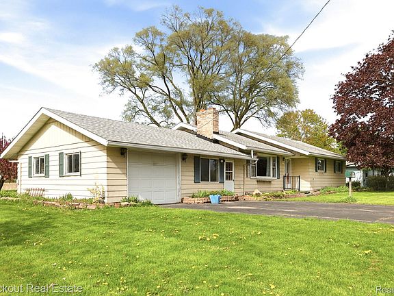 5th image of 10051 Canada Rd
