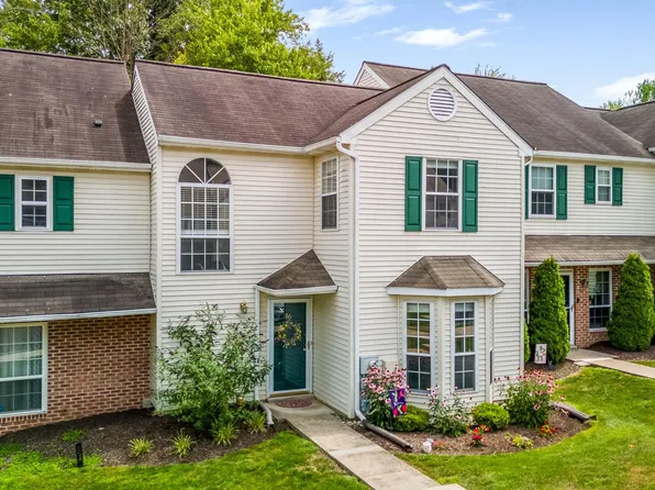 66 Village Dr, Schwenksville, PA 19473