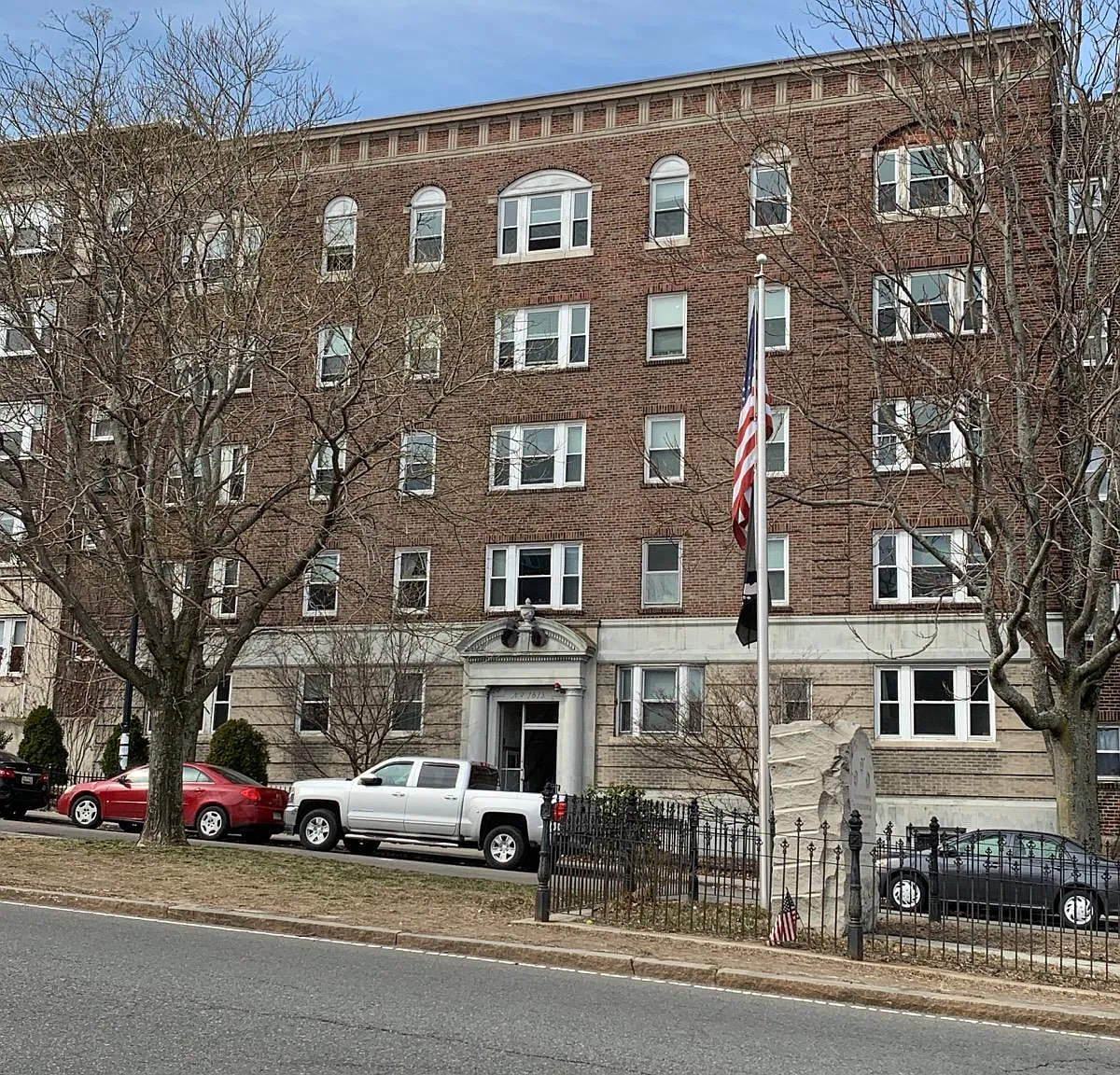 1 bed, 600 sqft, $2,400 — Photo 1