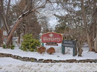 39 Glengarry Dr, Stratham, NH 03885
