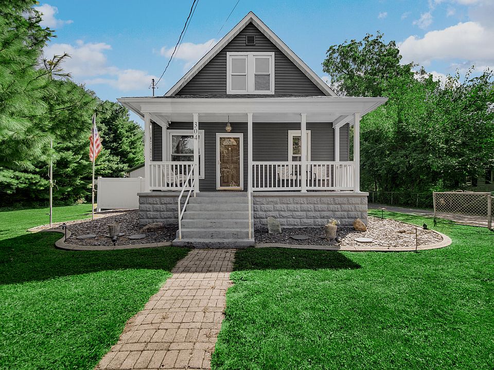 1st image of 304 S Roosevelt Rd
