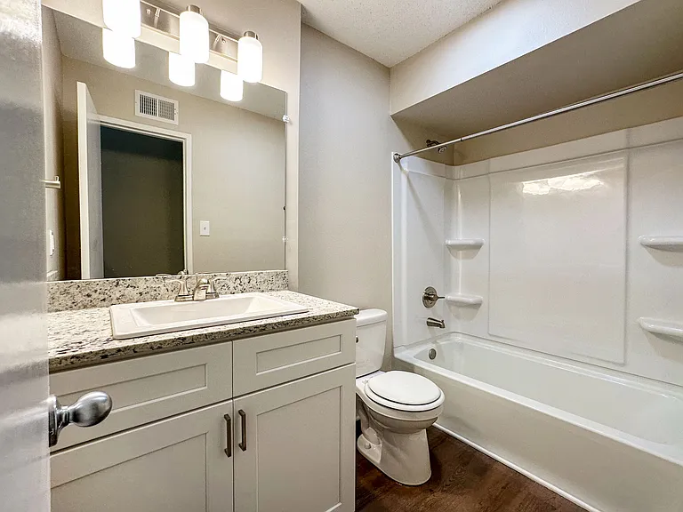 Legacy on Lynnfield - NEWLY UPGRADED — Photo 14