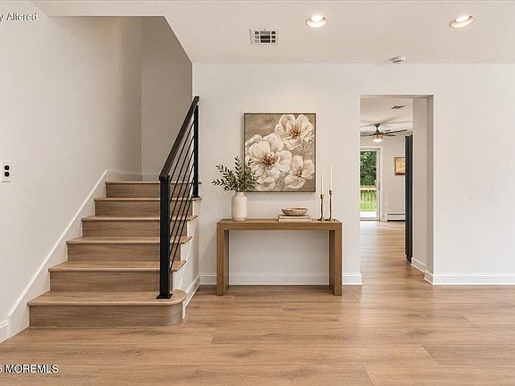 4th image of 11 Colts Brook Road