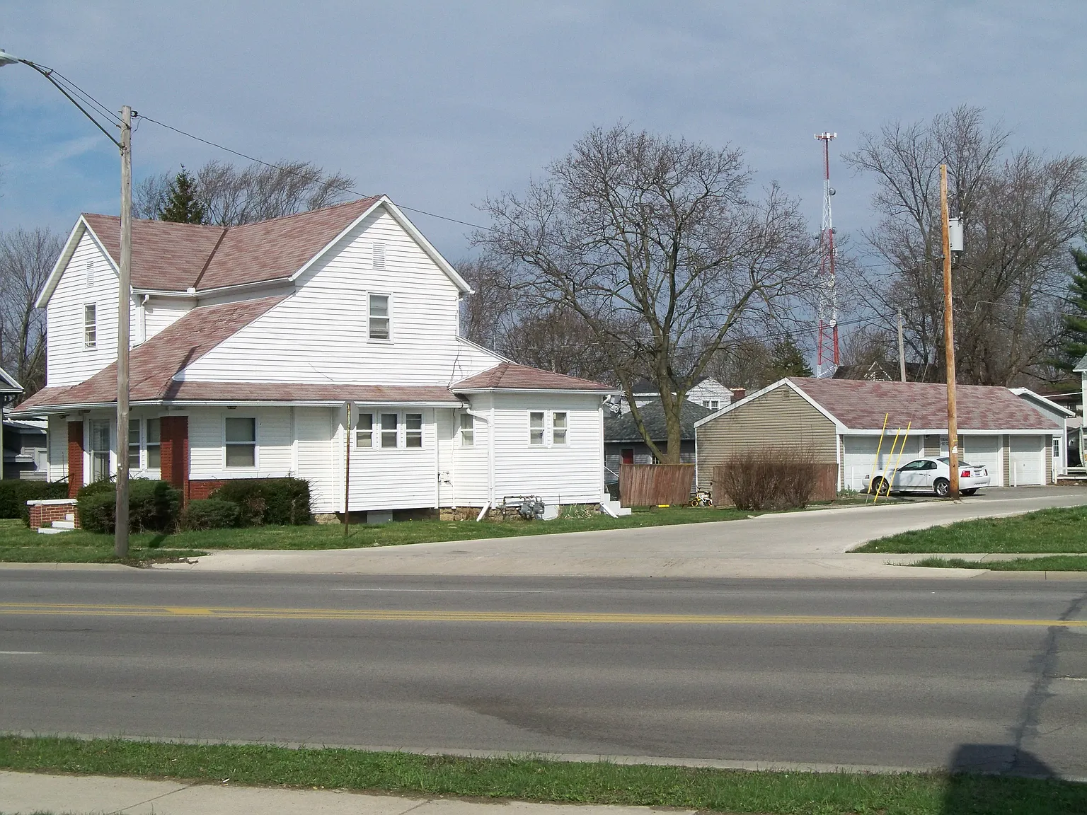 3 bed, 1300 sqft, $1,050 — Photo 2
