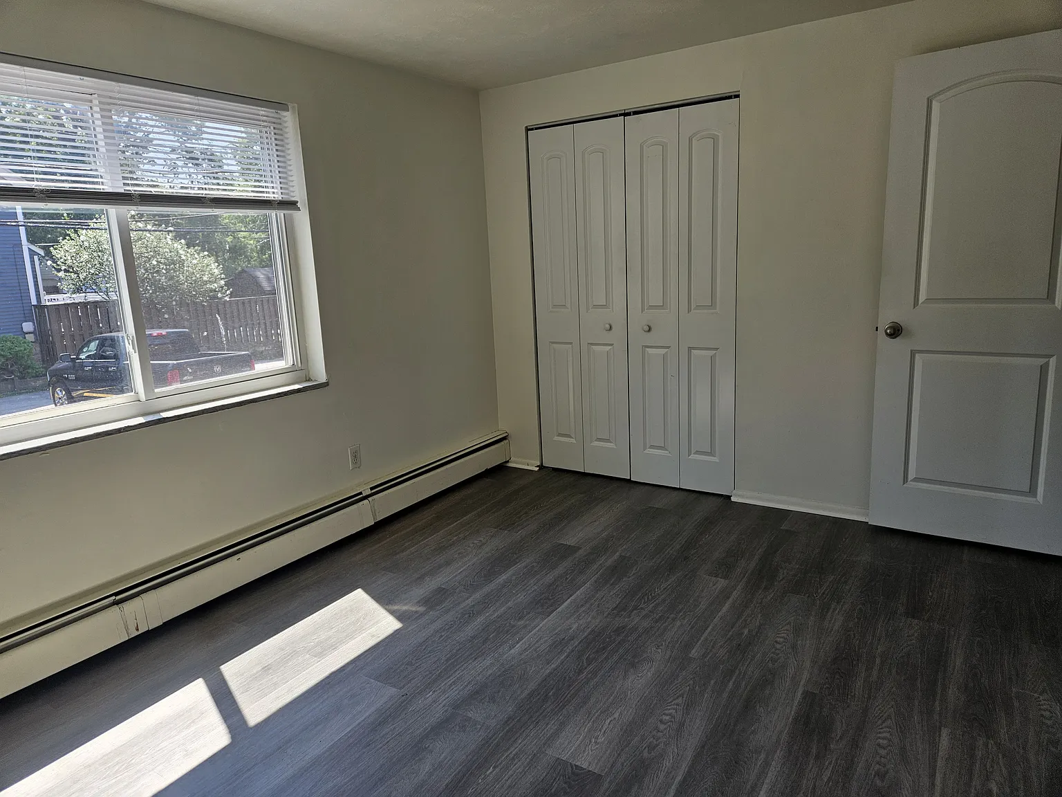 2 bed, $1,100 — Photo 4