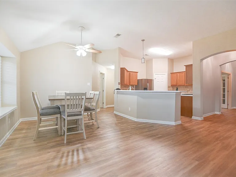 203 Colony Creek Dr — Photo 12