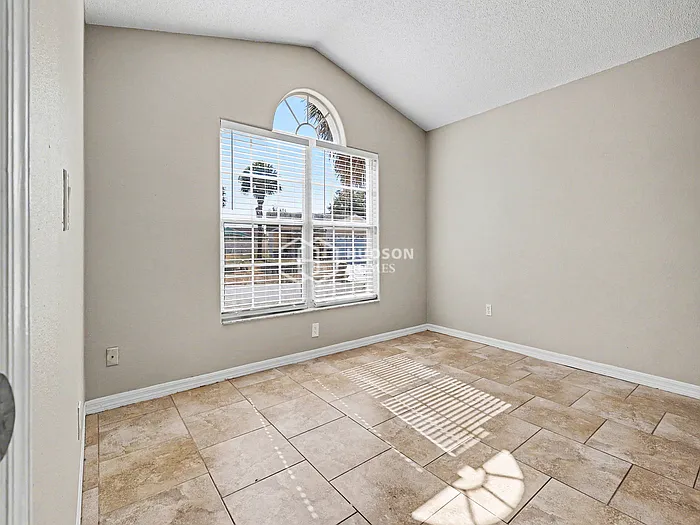 1555 Indian Oaks Trl — Photo 16
