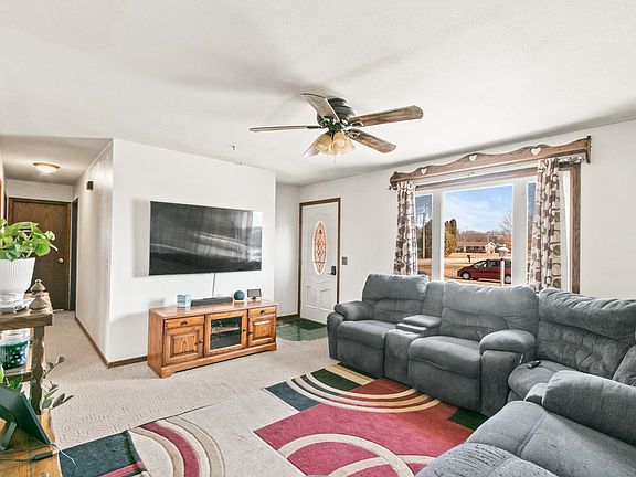2nd image of 2304 Garden Dr