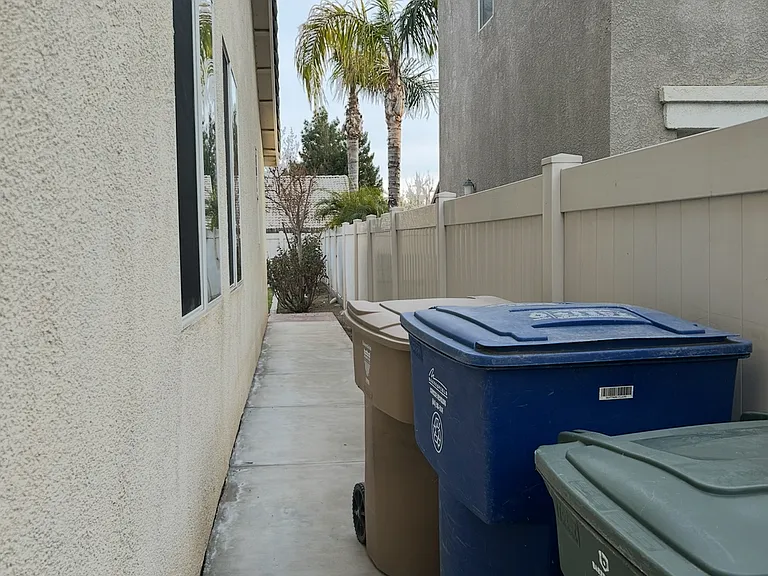 10709 Desert View Pl — Photo 29