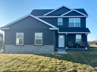 2810 SE Bluestem Dr, Waukee, IA 50263