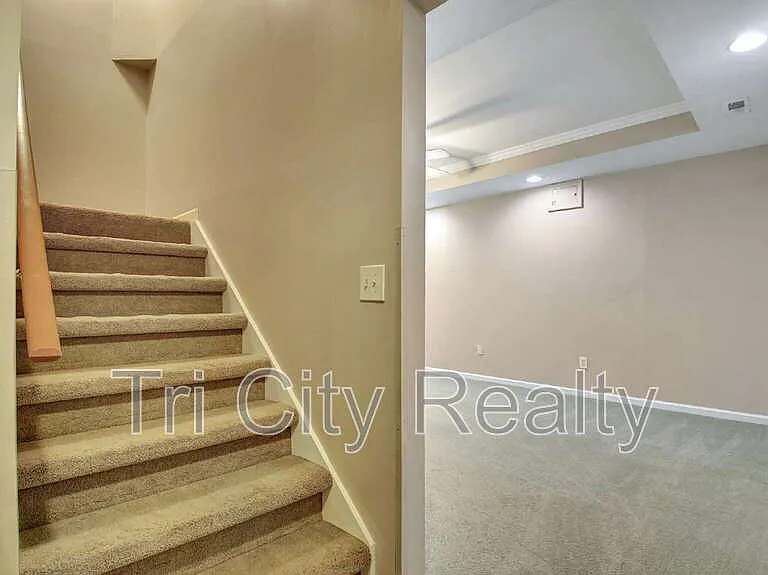 49 Montrose Ln — Photo 71