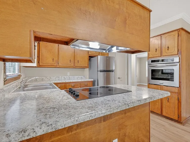 105 Kingwood Ave — Photo 5