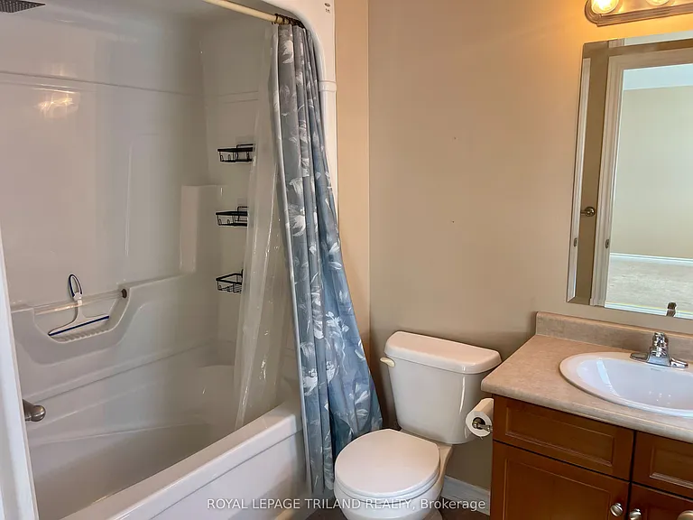 979 Crosscreek Ct — Photo 14