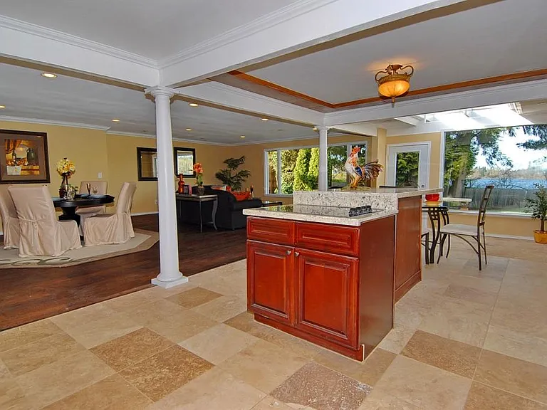 7327 Lake Ballinger Way — Photo 4