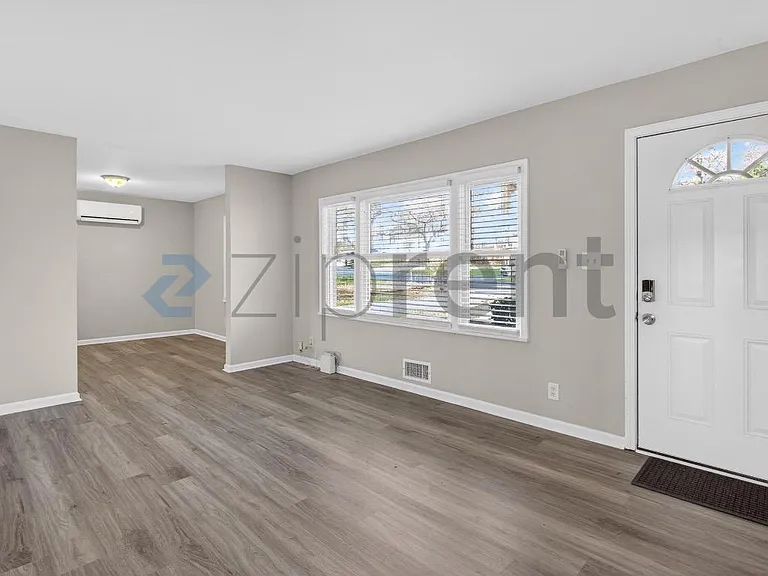 586 Oakside Dr SW #A — Photo 5
