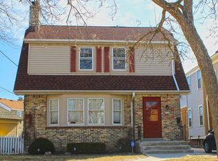 4120 N Woodburn St, Shorewood, WI 53211