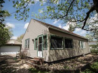 238 S Evans Rd, Evansdale, IA 50707