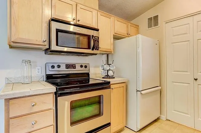 760 NW 185th Ave #203 — Photo 2