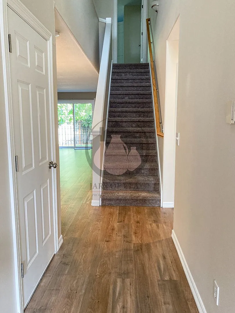 Duplex- Canby #2022-1215 — Photo 2