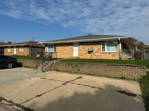 2707 Canterbury Ln, Rockford, IL 61101