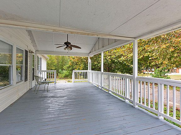 3rd image of 170 Hallie Ln