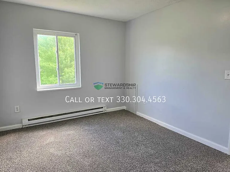 1111 N Elm St #R — Photo 8