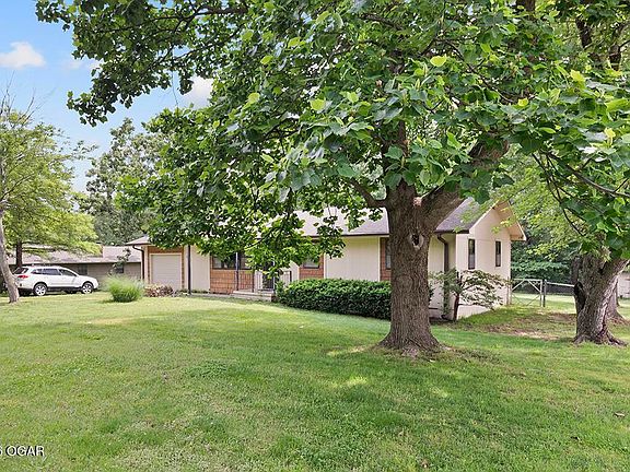 4th image of 115 Burgess Rd