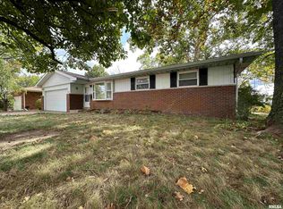 2416 W Overhill Rd, Peoria, IL 61615