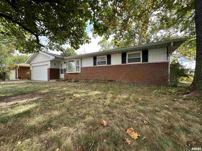 2416 W Overhill Rd, Peoria, IL, 61615
