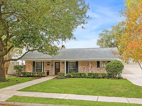 2nd image of 2310 Walnut Bend Ln