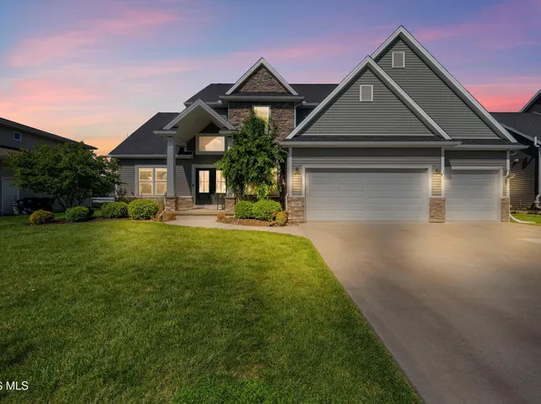 714 Delaware Dr, Perrysburg, OH 43551