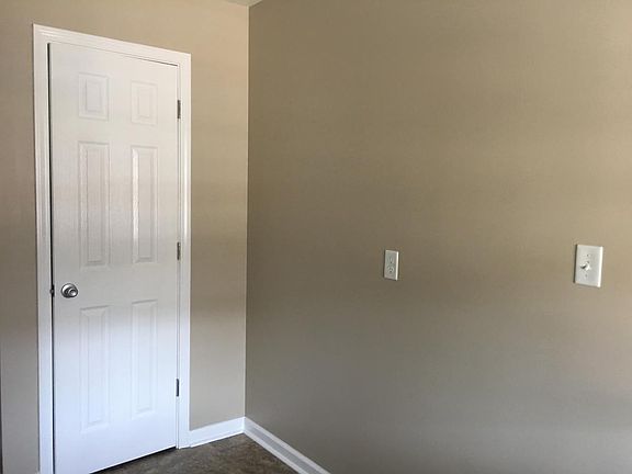 3rd image of 624 Arnett Blvd APT 9B