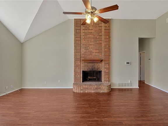 3rd image of 3758 Constitution Dr