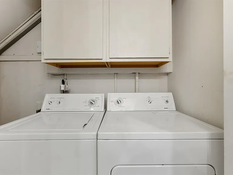 4 S Brunswick Ave — Photo 32