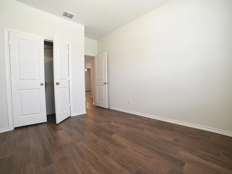 1407 Buckley St — Photo 8