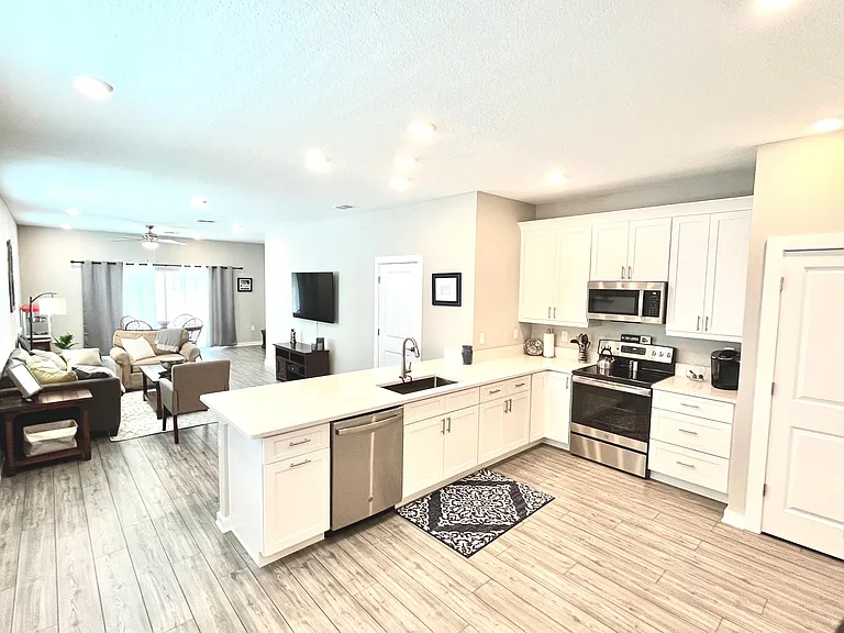 6307 S Roberts Ave #2 — Photo 4