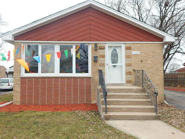 12206 S Springfield Ave photo 1