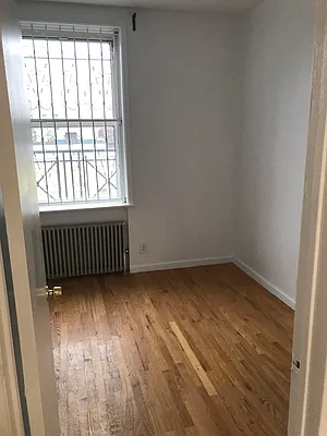 Rented by Plaza Realty | media 6