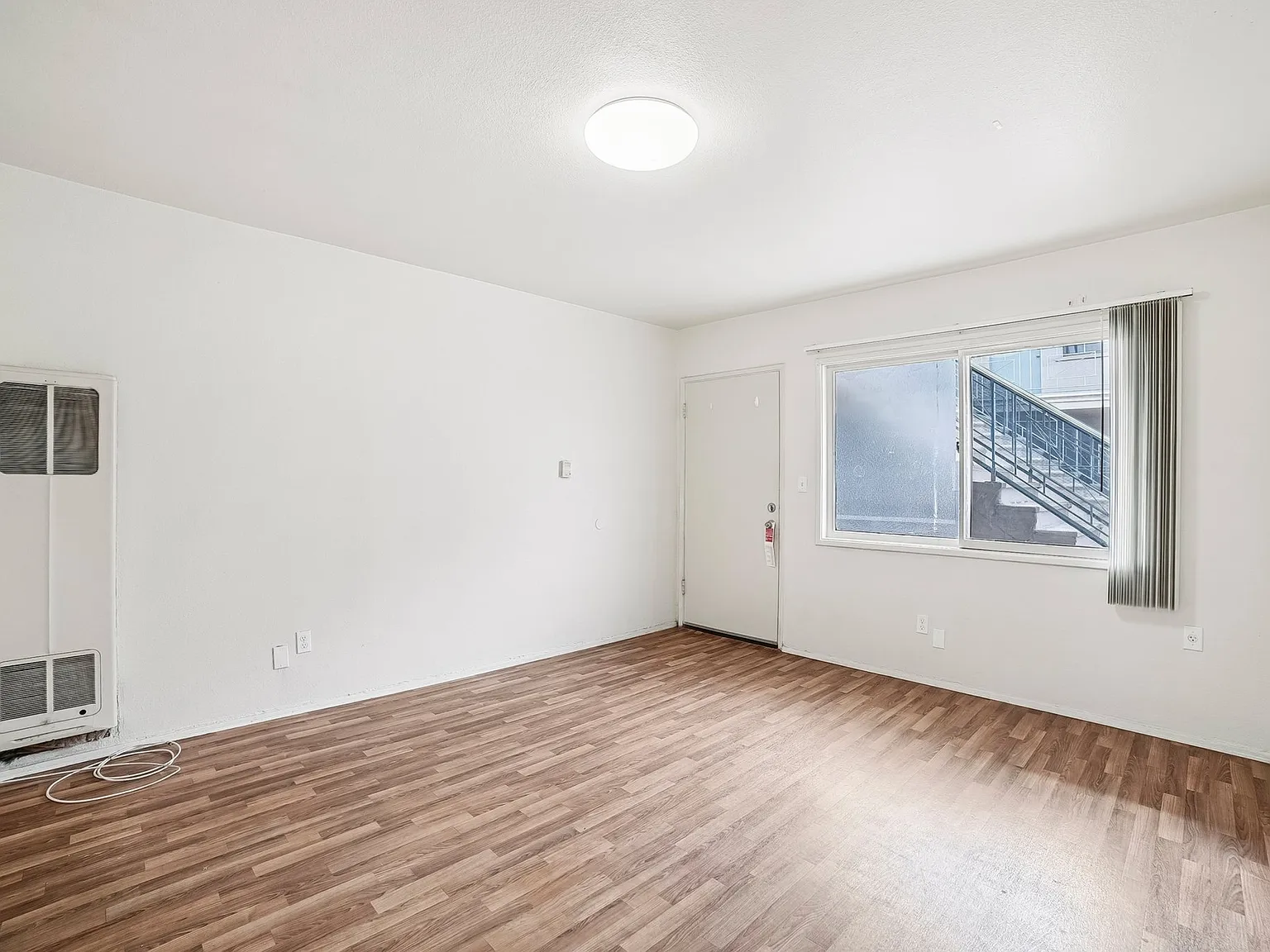 Sea Isle Apartments — Photo 2