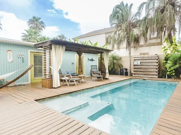 121 E Swordfish St, South Padre Island, TX 78597