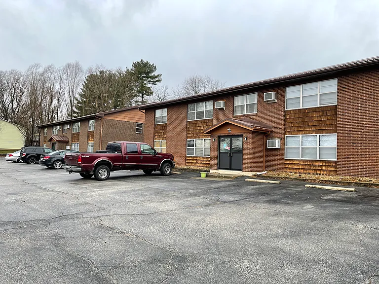 Madison Place Apartments — Photo 1