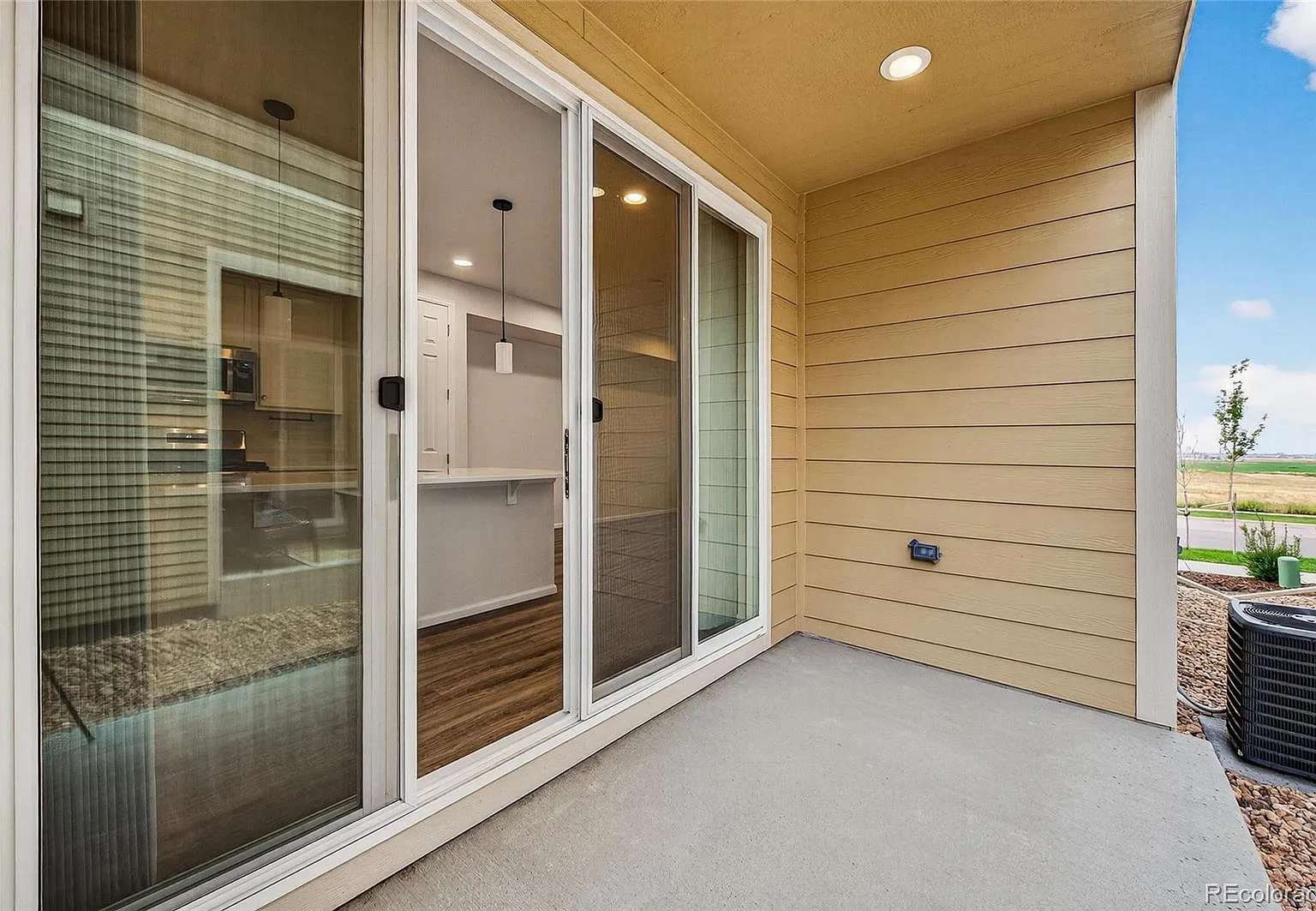 3 bed, 2.5 bath, 1577 sqft, $2,700 — Photo 4