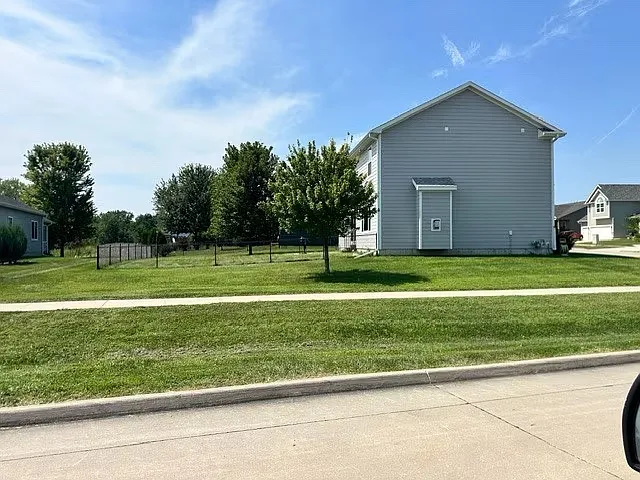 4 bed, 2.5 bath, 2142 sqft, $2,850 — Photo 2