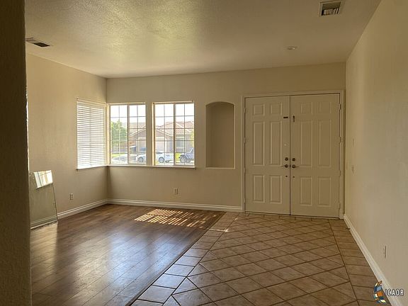 5th image of 1151 Chaparral Dr