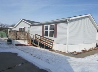 7 Sara Dr, Hastings, NE 68901