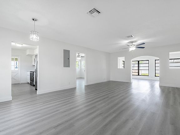 5th image of 1040 Long Island Avenue