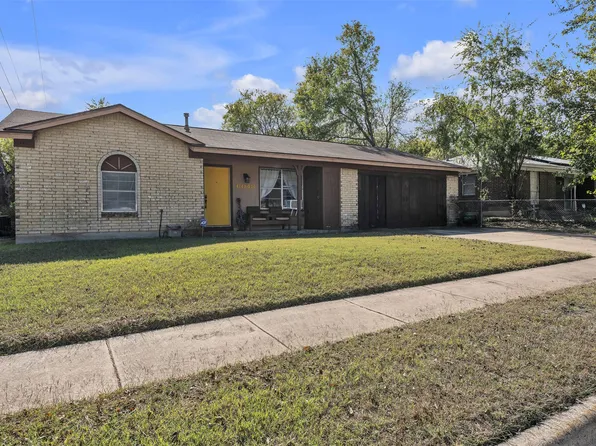 6048 Hillcrest Dr, Watauga, TX 76148