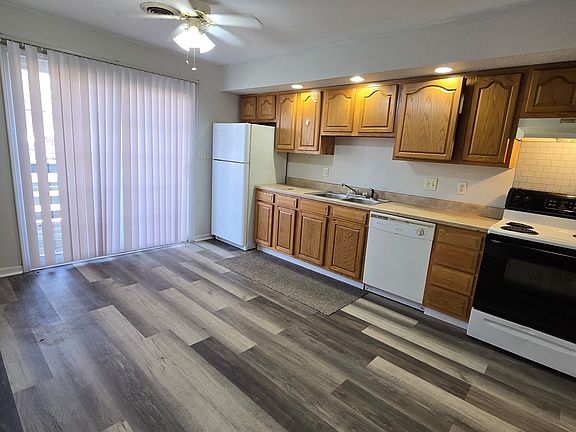 2nd image of 2119 Lexington Dr