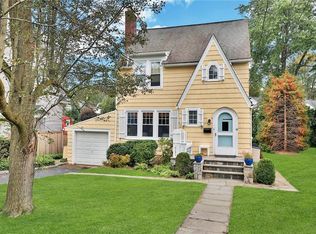 16 Spring St, Pleasantville, NY 10570