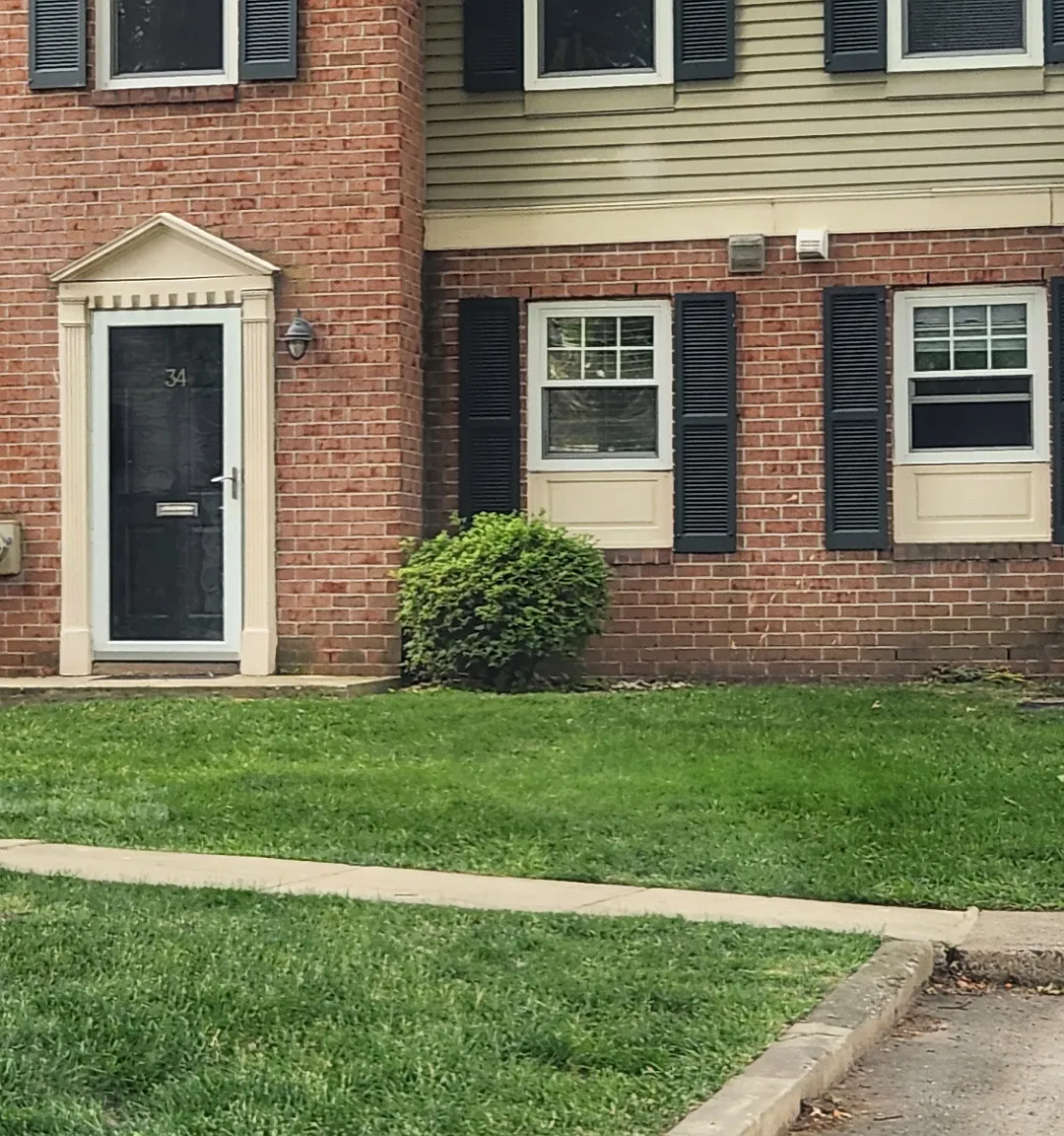 34 Winston Ct — Photo 1